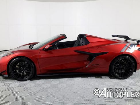 Used 2025 Chevrolet Corvette Z06 RWD image 9