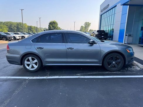 Used 2013 Volkswagen Passat 2.5 SE FWD image 2