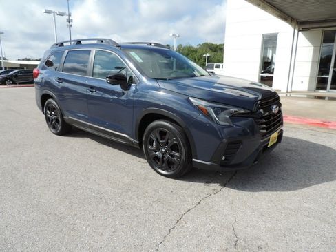 Used 2023 Subaru Ascent Onyx Edition Limited image 3
