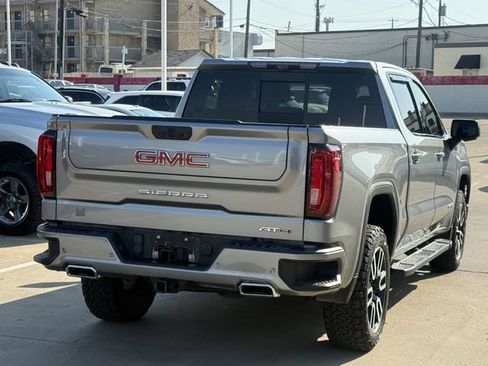 Used 2023 GMC Sierra 1500 AT4 w/ Technology Package AWD/4WD image 4