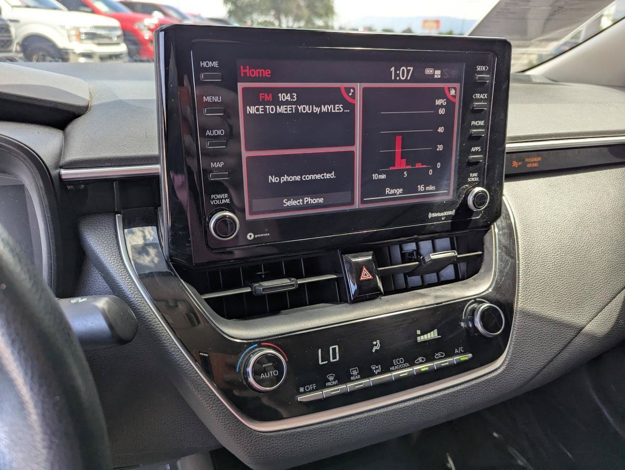 Used 2022 Toyota Corolla LE FWD image 16