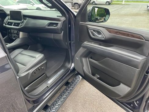 Used 2022 Chevrolet Tahoe Z71 w/ Luxury Package AWD/4WD image 14