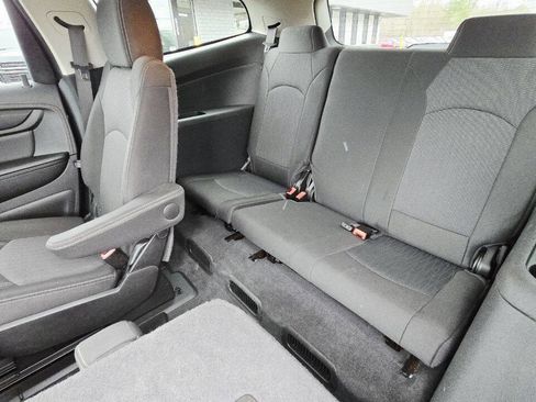 Used 2017 Chevrolet Traverse LT image 12