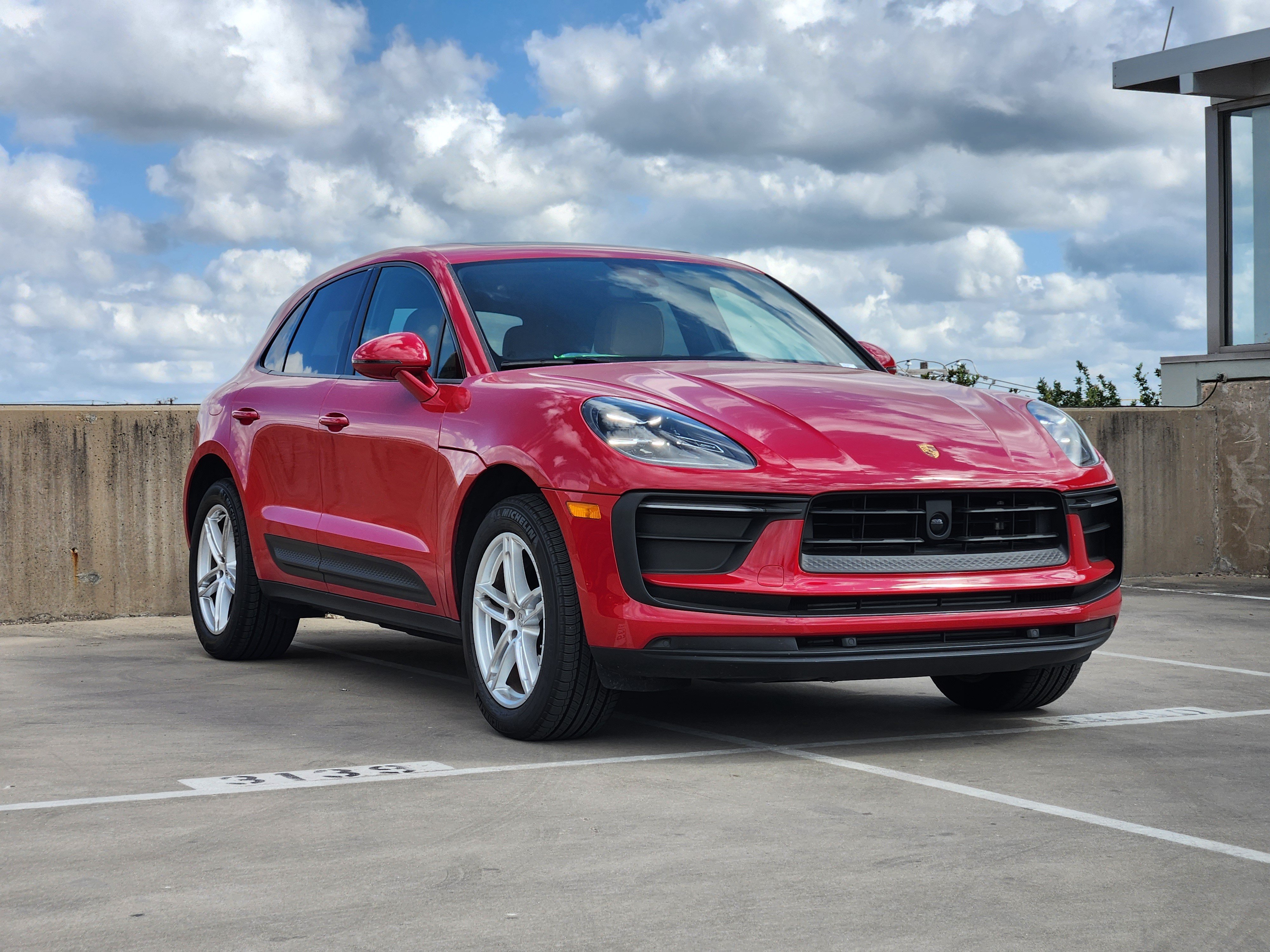 Certified 2026 Porsche Macan AWD/4WD image 10