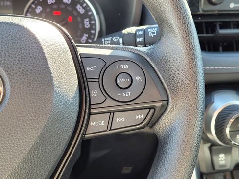 Used 2020 Toyota RAV4 XLE w/ Convenience Package image 21