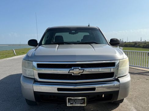 Used 2009 Chevrolet Silverado 1500 LT w/ Interior Plus Package image 2