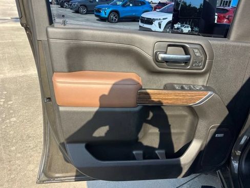 Used 2022 Chevrolet Silverado 2500 High Country w/ Safety Package II AWD/4WD image 14