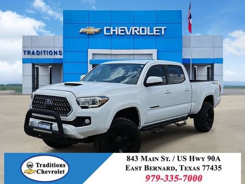 Used 2018 Toyota Tacoma TRD Sport w/ TRD Premium Sport Package AWD/4WD image 1