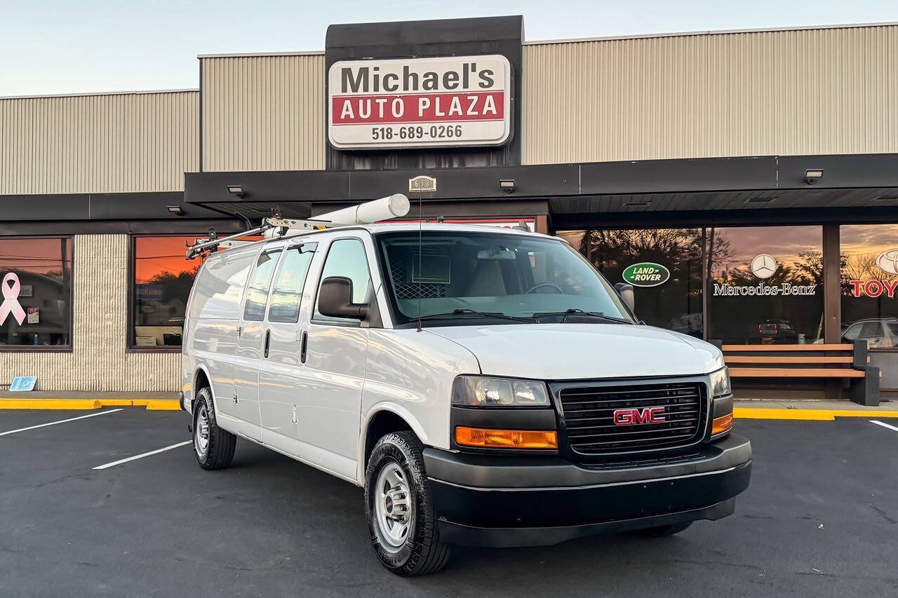 Used 2018 GMC Savana 3500 Extended w/ Driver Convenience Package RWD image 2