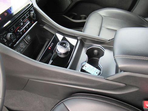 Used 2024 Jeep Grand Cherokee Limited w/ Black Appearance Package RWD image 19
