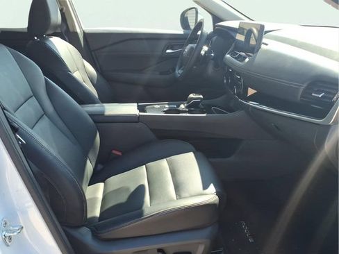 Used 2026 Nissan Rogue SL FWD image 21
