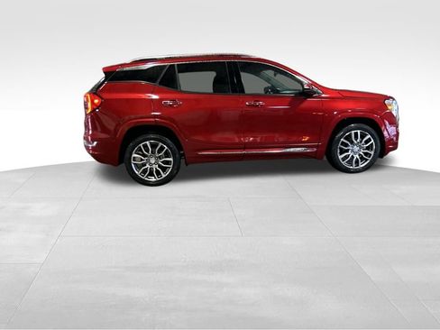 Used 2022 GMC Terrain Denali w/ Denali Premium Package image 8