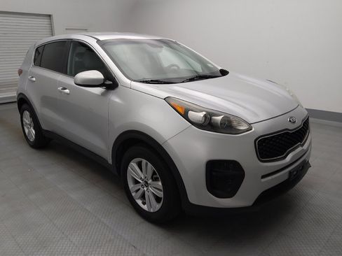 Used 2017 Kia Sportage LX FWD image 2