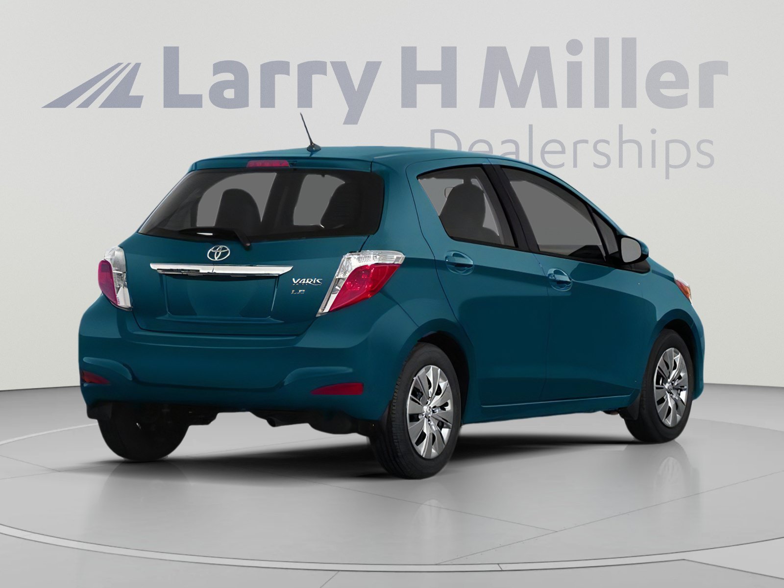 Used 2014 Toyota Yaris L FWD image 2