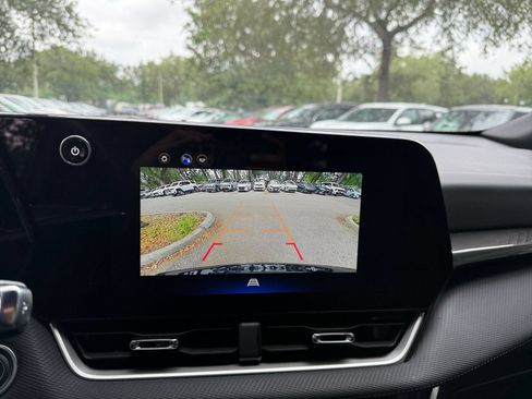 Used 2025 Chevrolet Equinox LT FWD image 23