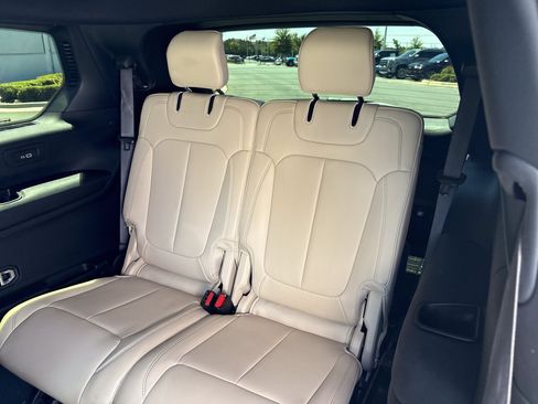 Used 2024 Jeep Grand Cherokee L Limited AWD/4WD image 35
