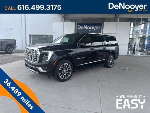 Used 2025 GMC Yukon XL Denali AWD/4WD image 1