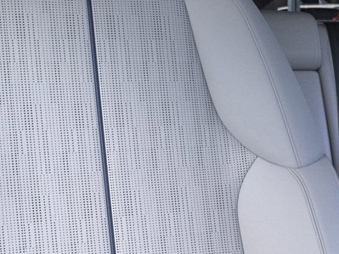 New 2026 Cadillac Optiq Luxury 2 image 21