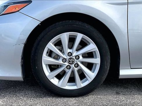 Used 2021 Toyota Camry LE FWD image 34
