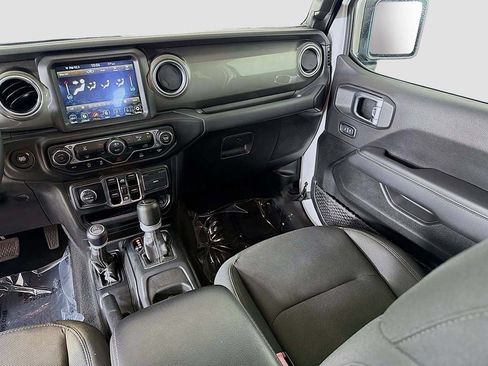 Used 2023 Jeep Gladiator Overland AWD/4WD image 27