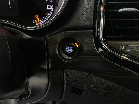 Used 2019 Jeep Grand Cherokee Altitude image 22