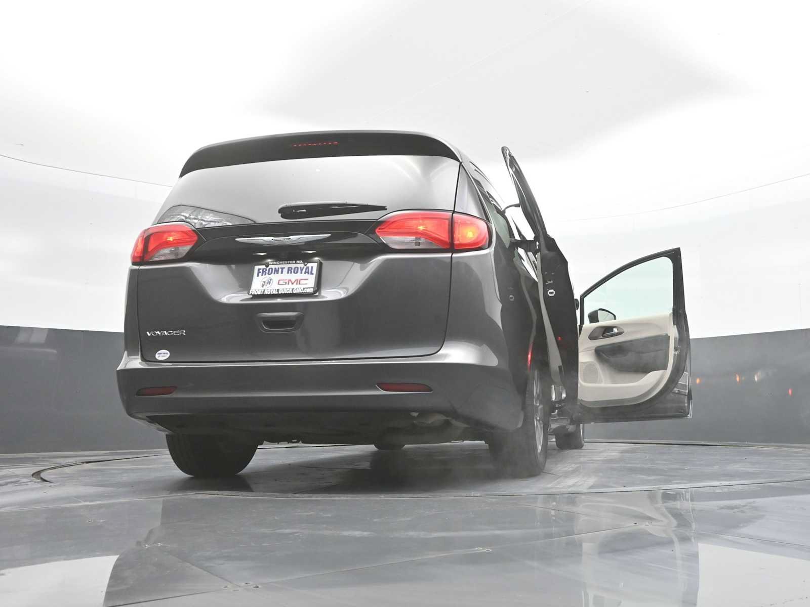 Used 2023 Chrysler Voyager LX FWD image 54