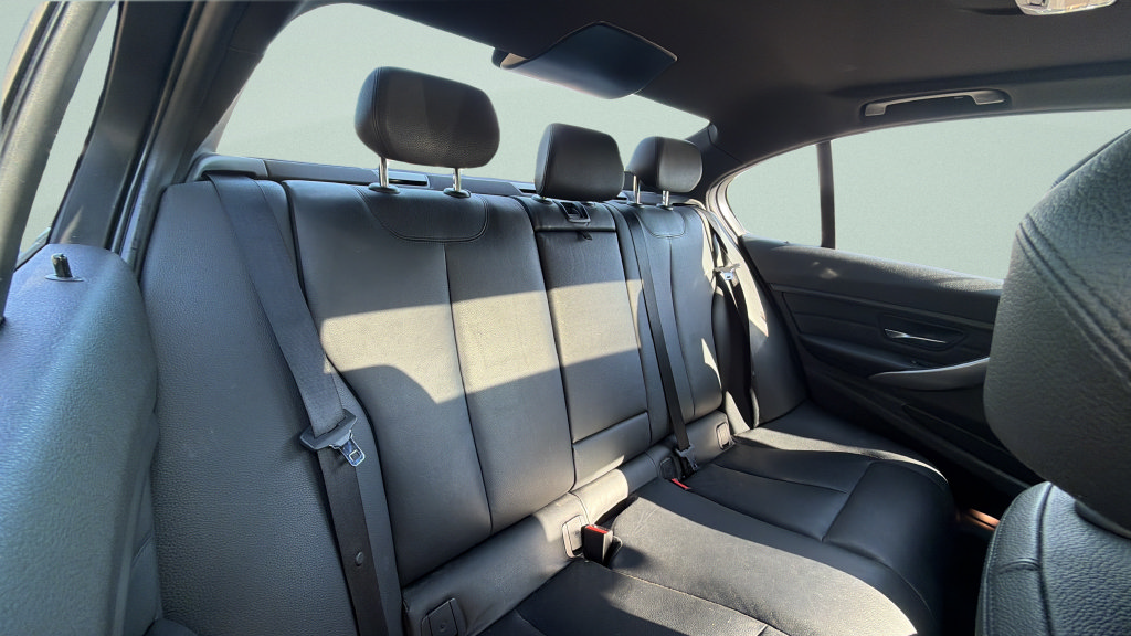 Used 2014 BMW ActiveHybrid 3 RWD image 29