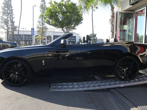 Used 2017 Rolls-Royce Dawn image 5