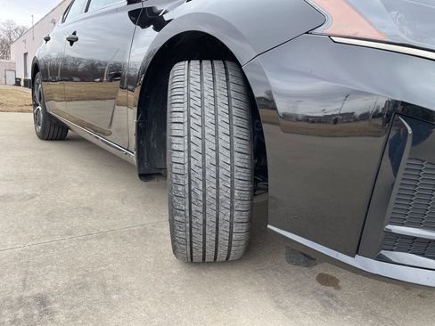 Used 2025 Nissan Altima 2.5 SR image 16