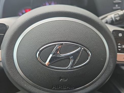 Used 2022 Hyundai Elantra SEL w/ Cargo Package image 5