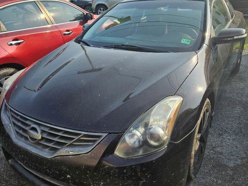 Used 2010 Nissan Altima 3.5 SR w/ Premium Pkg image 1