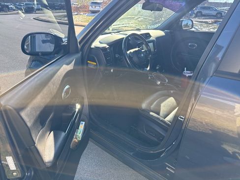 Used 2015 Kia Soul + w/ Primo Package image 8