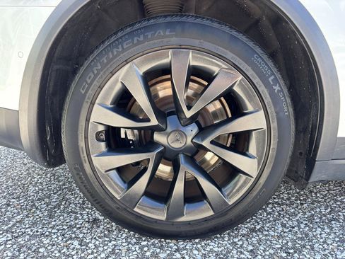Used 2022 Tesla Model X AWD/4WD image 38