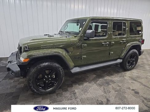 Used 2021 Jeep Wrangler Unlimited Sahara image 7