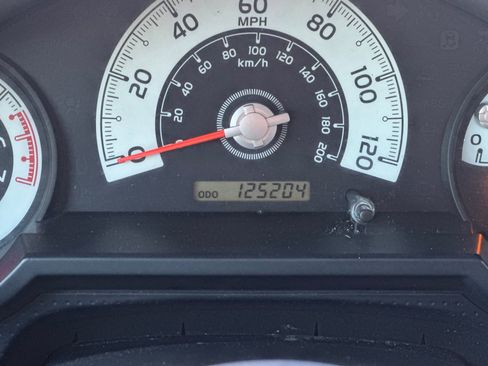 Used 2014 Toyota FJ Cruiser 4WD image 26