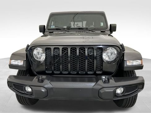 Used 2022 Jeep Gladiator Sport image 2