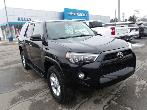 Used 2018 Toyota 4Runner SR5 Premium image 1