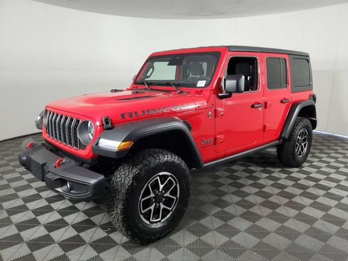 Used 2025 Jeep Wrangler Unlimited Rubicon w/ Convenience Group AWD/4WD image 8