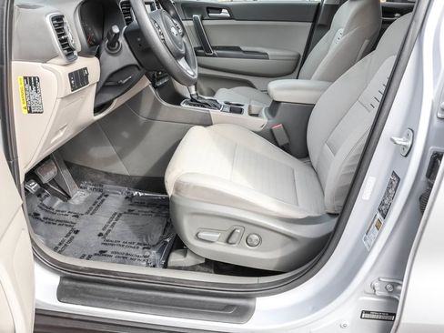 Used 2019 Kia Sportage LX w/ LX Popular Package image 17