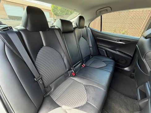 Used 2018 Toyota Camry SE FWD image 24