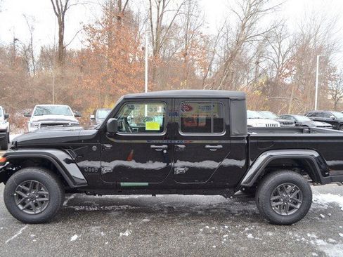 New 2026 Jeep Gladiator Sport image 5