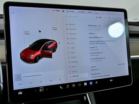 Used 2018 Tesla Model 3 Long Range image 33