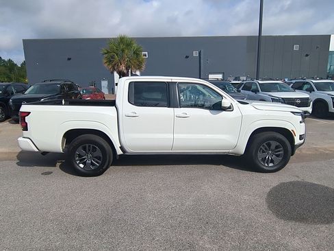 Certified 2025 Nissan Frontier SV RWD image 2