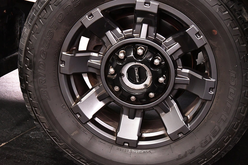 Used 2022 Ford F250 Lariat w/ Black Appearance Package AWD/4WD image 9