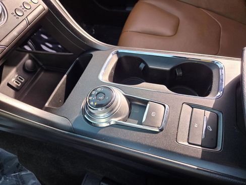 Used 2019 Ford Fusion Energi Titanium image 17