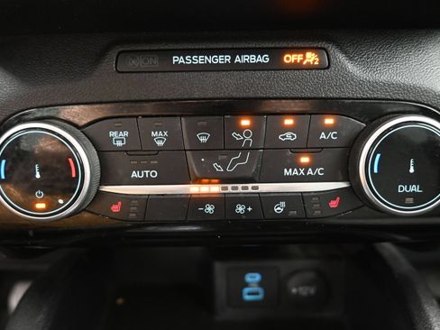 Used 2022 Ford Escape SE w/ SE Sport Appearance Package AWD/4WD image 18