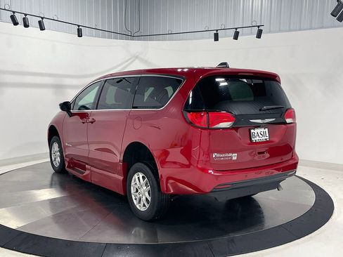 Used 2026 Chrysler Voyager LX image 10