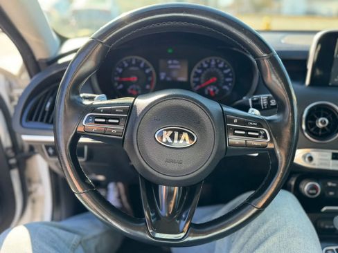 Used 2019 Kia Stinger RWD image 13