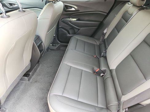 Used 2026 Chevrolet Trax ACTIV w/ Sunroof Package FWD image 24