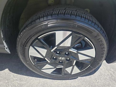 Used 2025 Hyundai Kona SEL AWD/4WD image 9